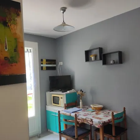 T1 Bis De 27m2 A Barbotan -minimum 21 Nuits - Au Calme #vacances#cure-lac Et Piscine A 1 Km, Cazaubon