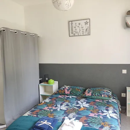 T1 Bis De 27m2 A Barbotan -minimum 21 Nuits - Au Calme #vacances#cure-lac Et Piscine A 1 Km, Apartmán Cazaubon